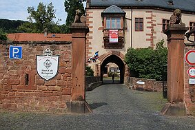 Eingang zum Schloss null